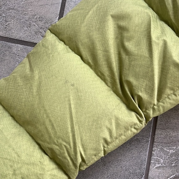 Marmot 700 Fill Down puffer cropped length pale green hood size XS - Picture 11 of 12